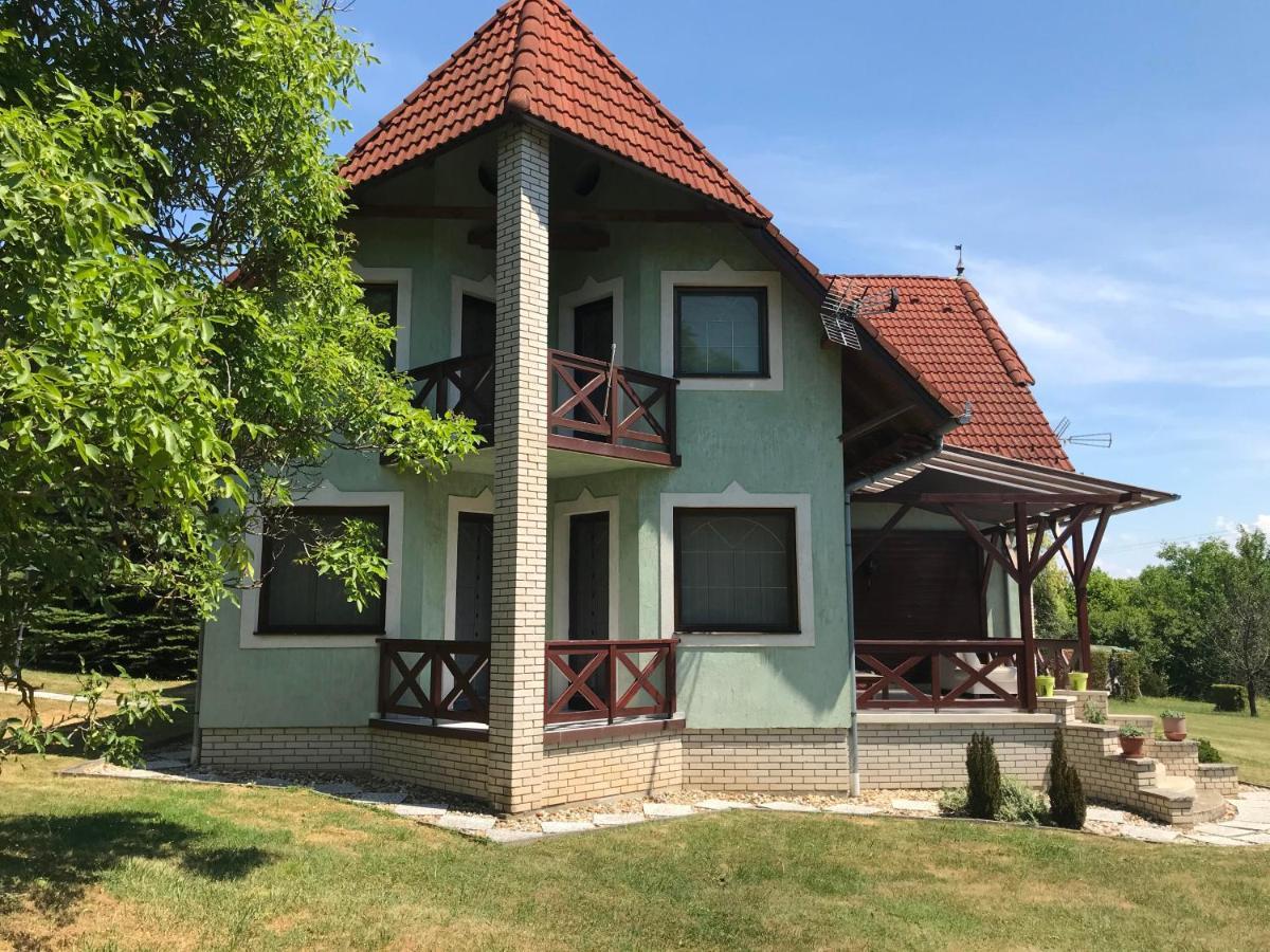BalatongyörökBalaton Gardenアパートメント エクステリア 写真